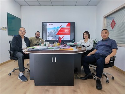 Cleient o Saudi Arabia Ymweld â Swyddfa Shanghai